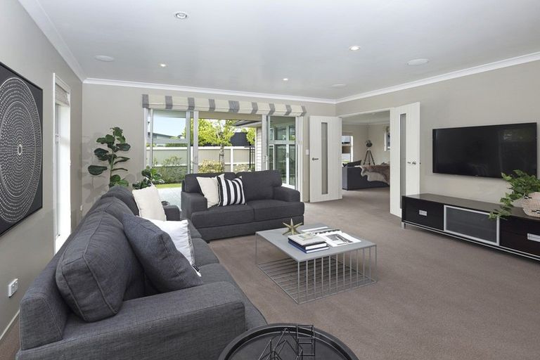 Photo of property in 42 Westpark Drive, Burnside, Christchurch, 8053