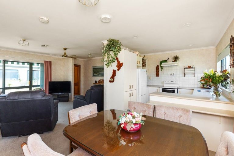 Photo of property in 2a Spriggs Crescent, Greenmeadows, Napier, 4112