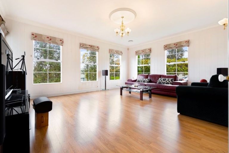 Photo of property in 14 Marguerita Place, West Harbour, Auckland, 0618