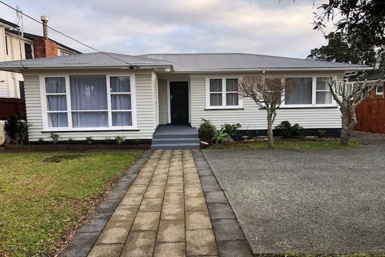 Photo of property in 15 Dakota Avenue, Beach Haven, Auckland, 0626