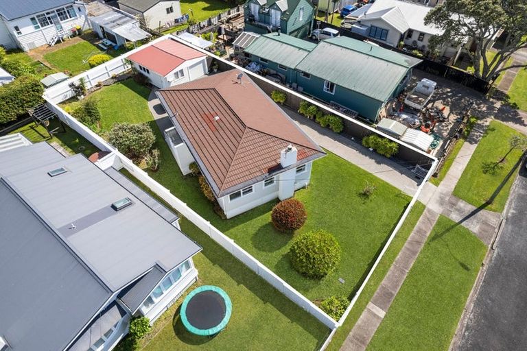 Photo of property in 11a David Street, Bayswater, Auckland, 0622