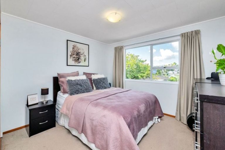 Photo of property in 2/8 Cranston Street, Torbay, Auckland, 0632