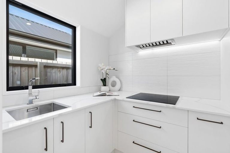 Photo of property in 5 Olearia Lane, Halswell, Christchurch, 8025