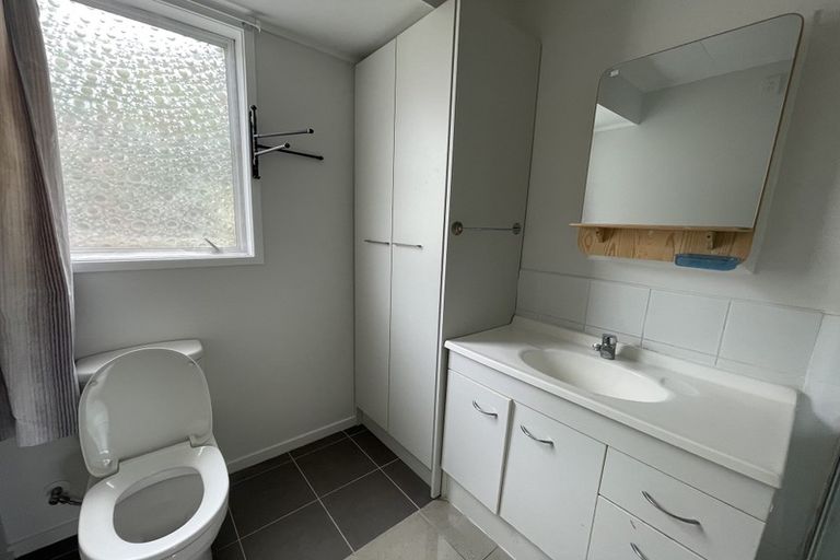 Photo of property in 14 Erica Road, Sunnynook, Auckland, 0620