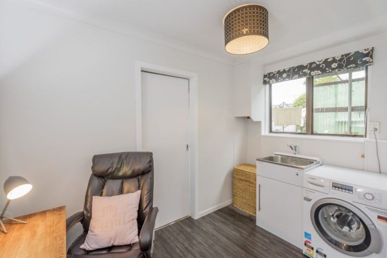 Photo of property in 136 Winchester Street, Levin, 5510