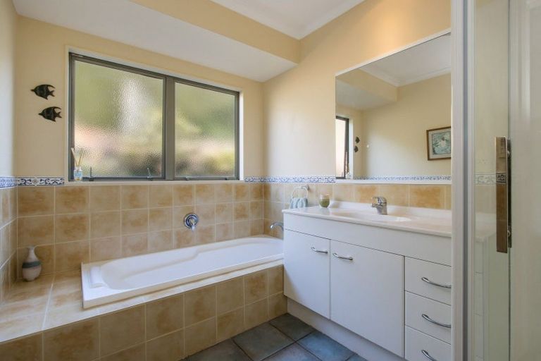 Photo of property in 181e Omokoroa Road, Omokoroa, 3114