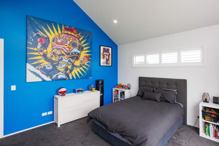 Photo of property in 12 Colquhoun Way, Kelvin Grove, Palmerston North, 4470