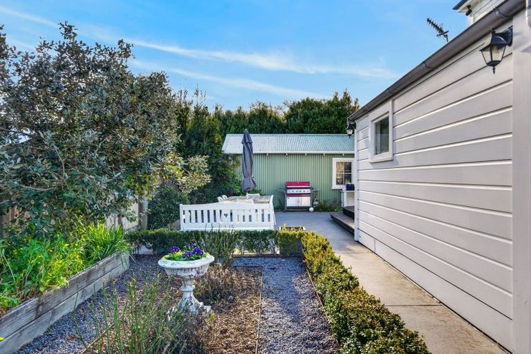 Photo of property in 302 Lyndon Road West, Hastings, 4122