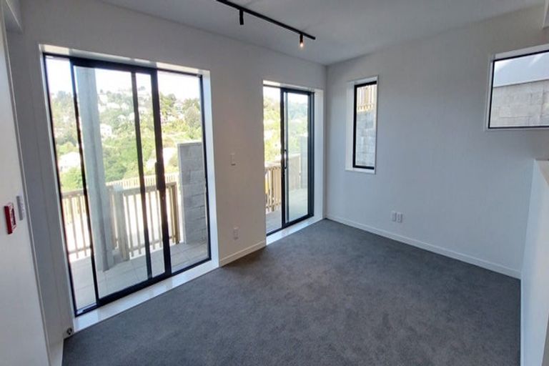 Photo of property in 1/67 Tiketike Way, Brooklyn, Wellington, 6021