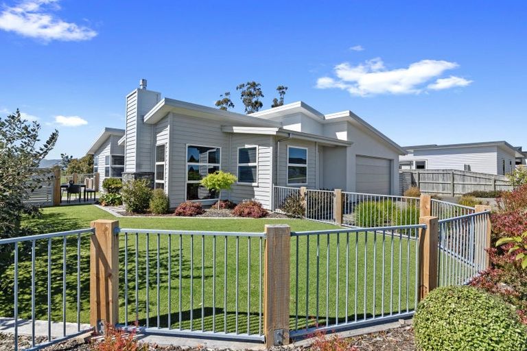 Photo of property in 15 Koi Crescent, Mapua, 7005