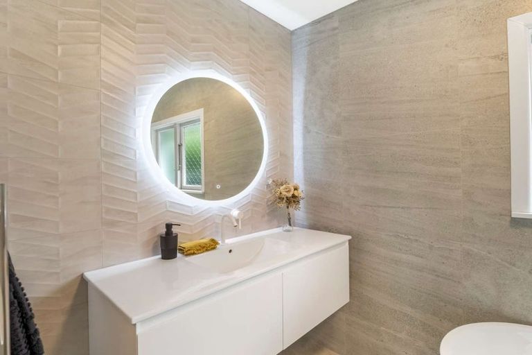 Photo of property in 94 Avondale Road, Avondale, Christchurch, 8061