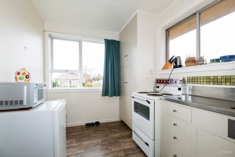 Photo of property in 1 Oxford Street, Waimate, 7924