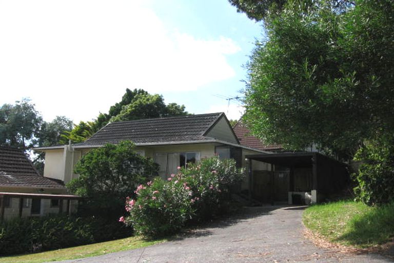 Photo of property in 2/14 Celina Place, Browns Bay, Auckland, 0630