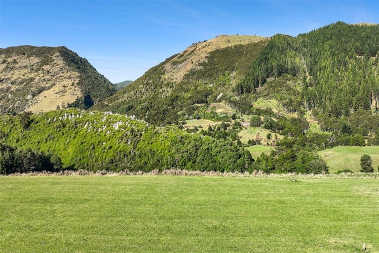 Photo of property in 333 Hill View Road, Motupipi, Takaka, 7183