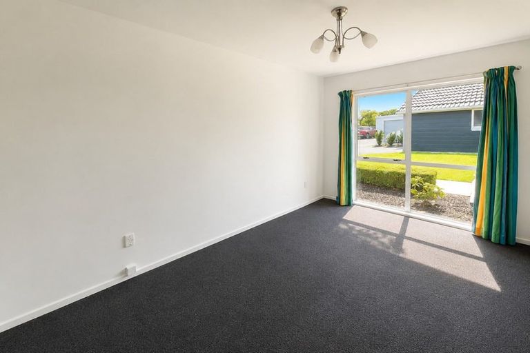 Photo of property in 6 Rowanwood Close, Halswell, Christchurch, 8025