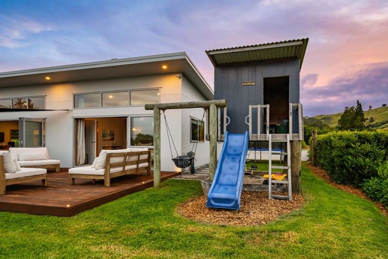 Photo of property in 33 Hakao Road, Minden, Tauranga, 3171
