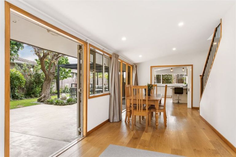 Photo of property in 7 Sawtell Place, Northcote, Christchurch, 8052