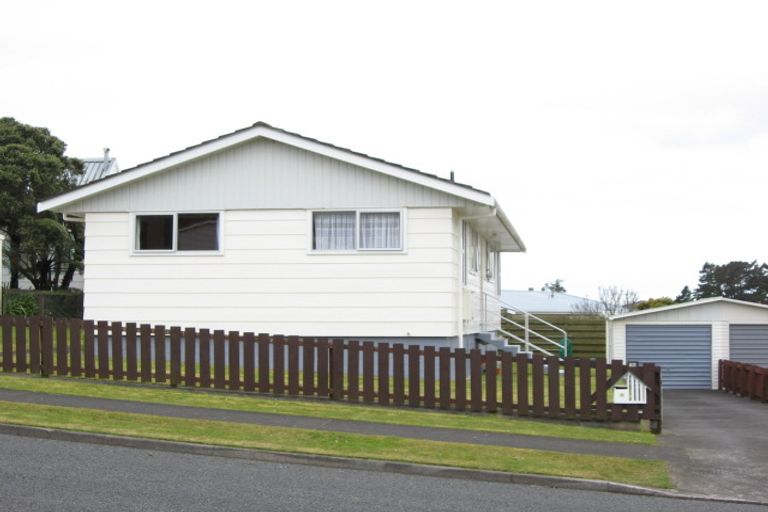 Photo of property in 29 Kauri Street, Merrilands, New Plymouth, 4312