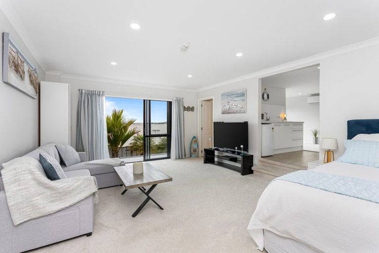 Photo of property in 49 The Ritz, Orewa, 0931