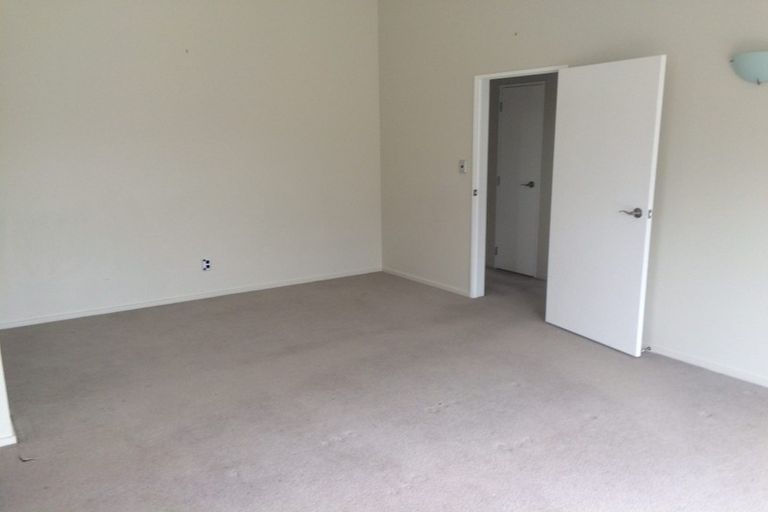 Photo of property in 4 Kereru Rise, Papakura, 2110