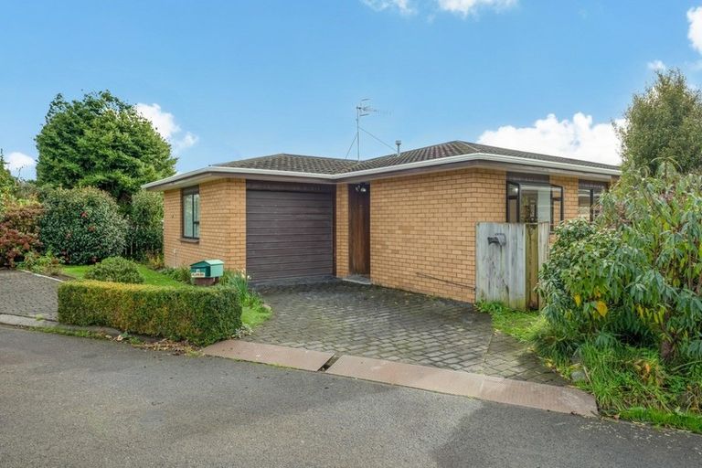 Photo of property in 1 Nikau Place, Otaki, 5512
