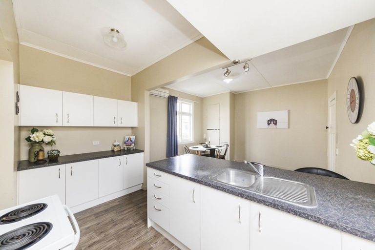 Photo of property in 990 Tremaine Avenue, Roslyn, Palmerston North, 4414