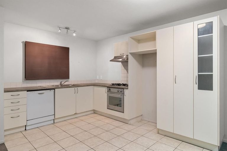 Photo of property in 8/11 Spencer Road, Oteha, Auckland, 0632