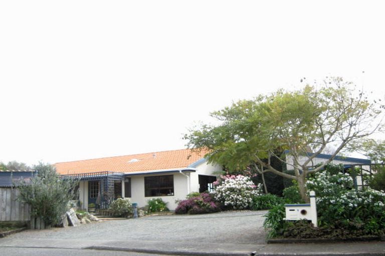 Photo of property in 6 Tirimoana Place, Te Awanga, 4102