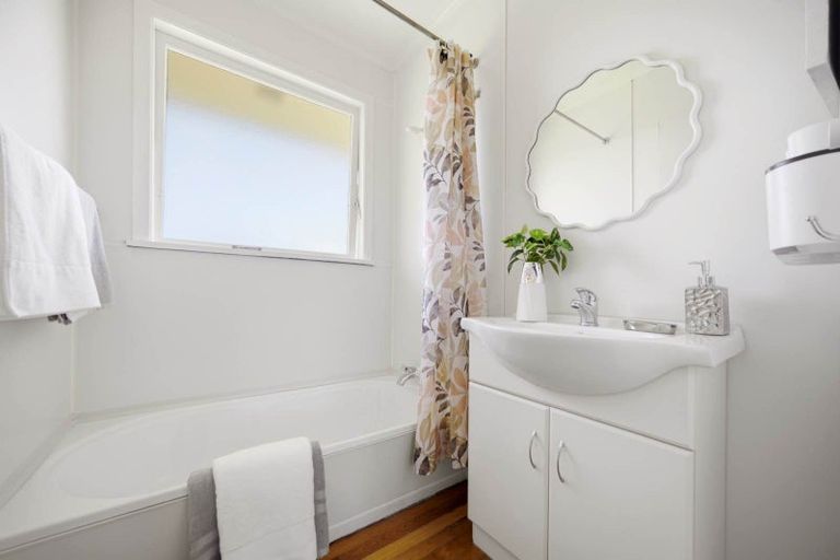 Photo of property in 18 Alma Road, Milford, Auckland, 0620