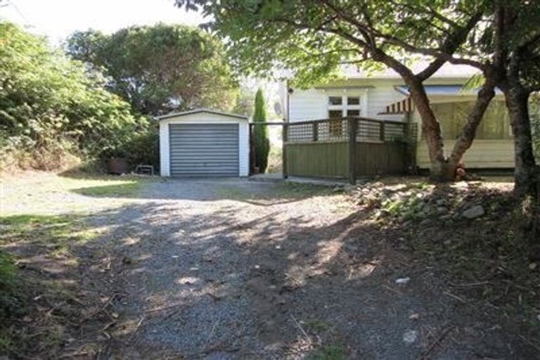Photo of property in 188 Main Road South, Raumati South, Paraparaumu, 5032