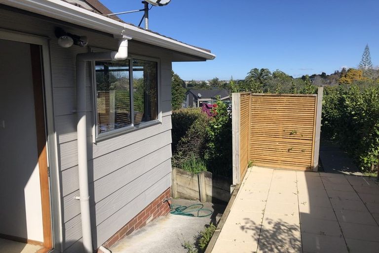 Photo of property in 27a Kenmure Avenue, Forrest Hill, Auckland, 0620