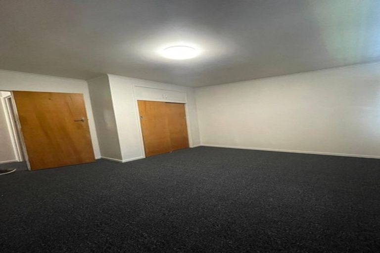 Photo of property in 1/37 Clevedon Road, Papakura, 2110