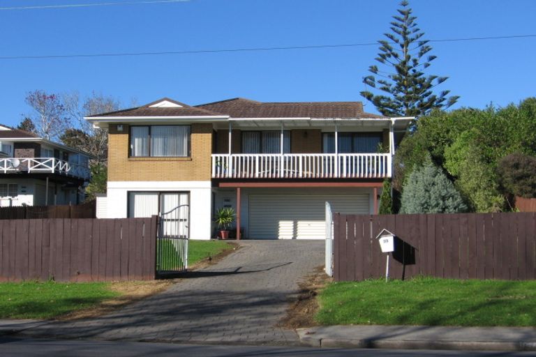 Photo of property in 33 Redoubt Road, Goodwood Heights, Auckland, 2105