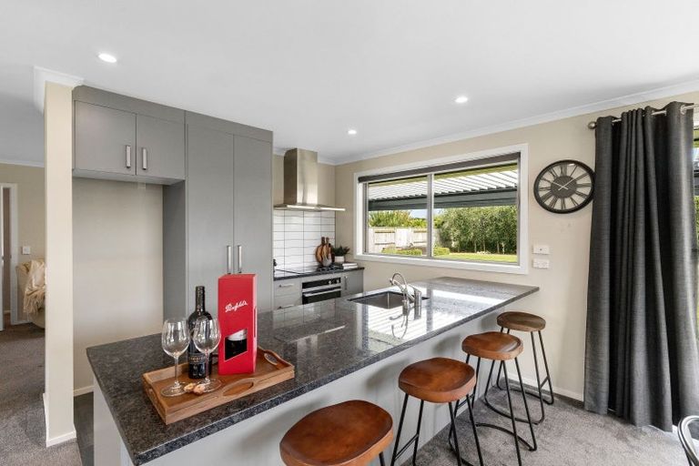 Photo of property in 4 Pohatu Lane, Otaki, 5512