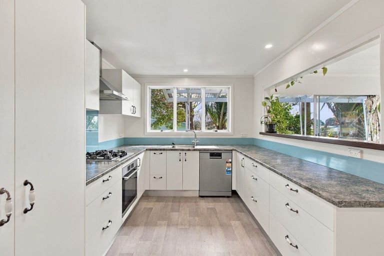 Photo of property in 19 Carey Street, Waitara, 4320