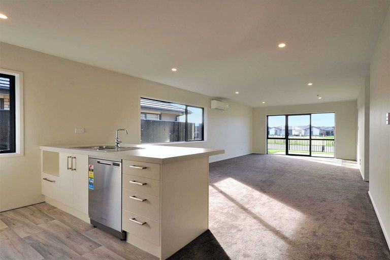 Photo of property in 18 Wallingford Crescent, Rolleston, 7615