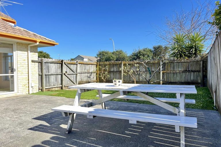 Photo of property in 41 Fernbrook Close, Burswood, Auckland, 2013