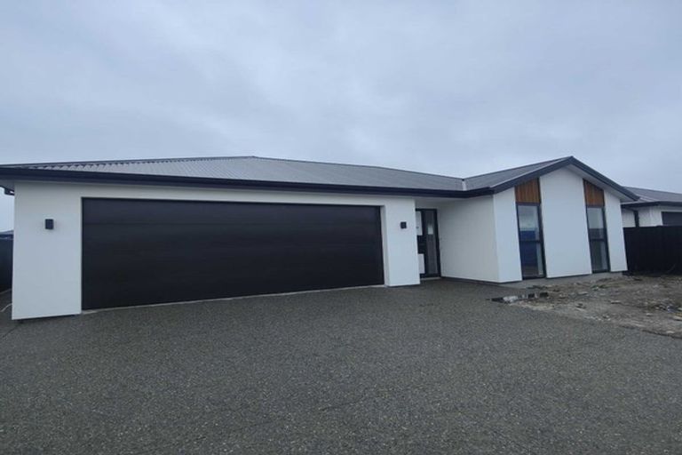 Photo of property in 19 Mcgarry Drive, Kaiapoi, 7630