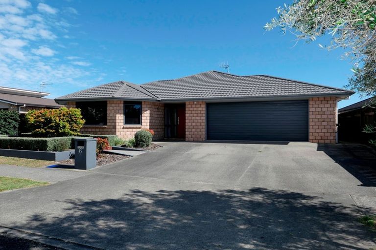 Photo of property in 6 Trusham Court, Paraparaumu, 5032