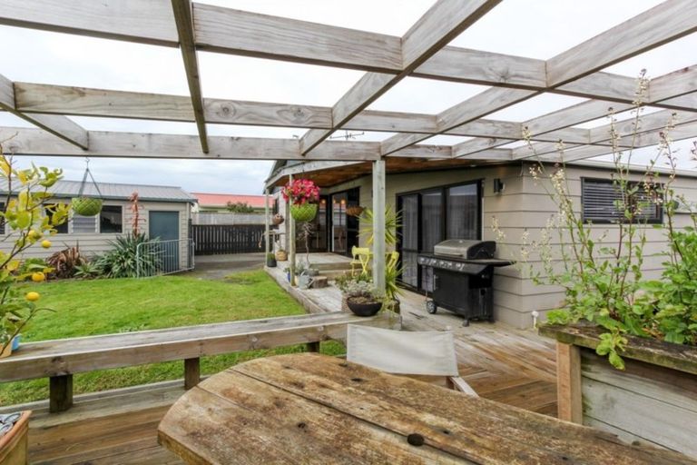 Photo of property in 9 Rahiri Street, Waitara, 4320
