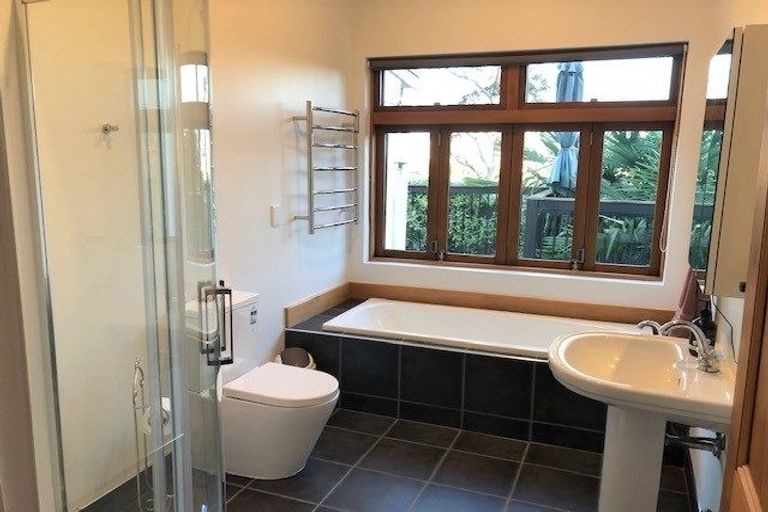 Photo of property in 35 Hospital Terrace, Hospital Hill, Napier, 4110