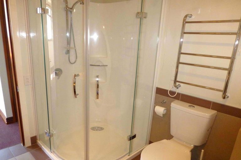 Photo of property in Pirie Street Townhouses, 28/35 Pirie Street, Mount Victoria, Wellington, 6011