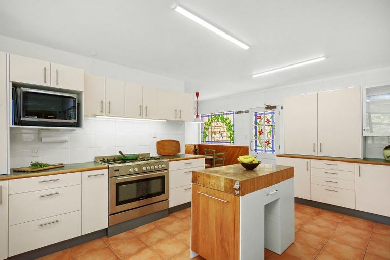 Photo of property in 203 Holborn Drive, Stokes Valley, Lower Hutt, 5019