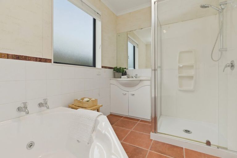 Photo of property in 2 Beachwater Drive, Papamoa Beach, Papamoa, 3118