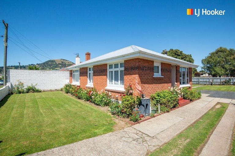 Photo of property in 18 Argyle Street, Mornington, Dunedin, 9011