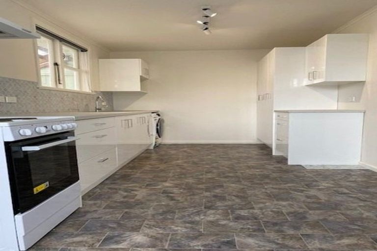 Photo of property in 1103 Jellicoe Street, Mayfair, Hastings, 4122