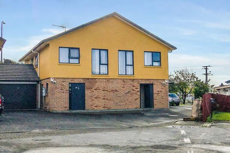 Photo of property in 1/4 Charlenne Close, Ranui, Auckland, 0612