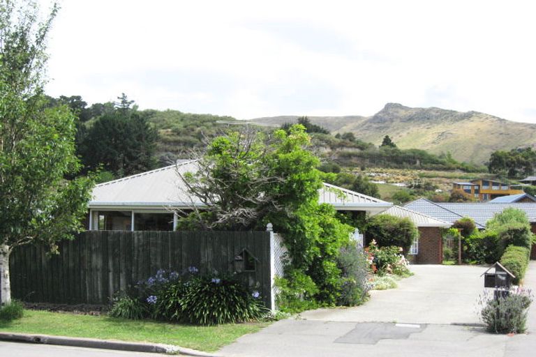 Photo of property in 1/69 Laing Crescent, Heathcote Valley, Christchurch, 8022