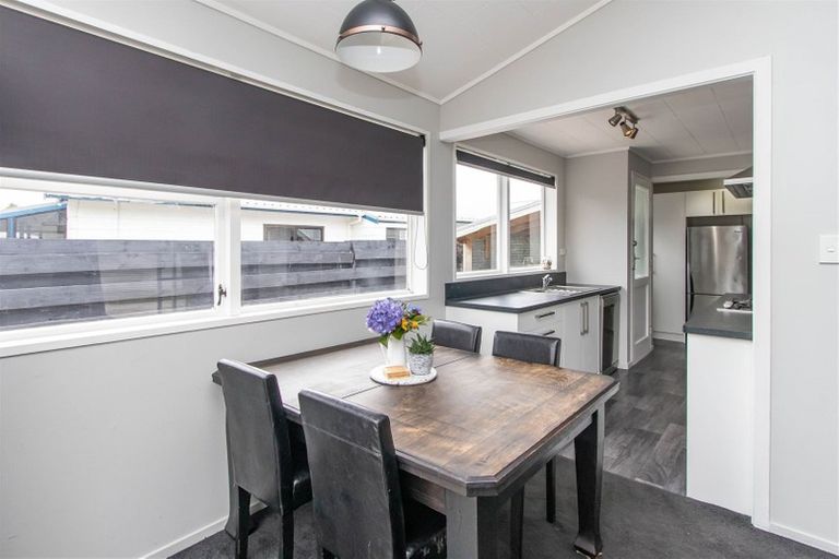 Photo of property in 5 Tainui Terrace, Inglewood, 4330