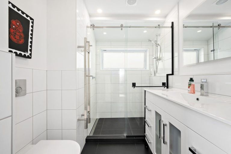 Photo of property in 709 Marine Drive, Eastbourne, Lower Hutt, 5013